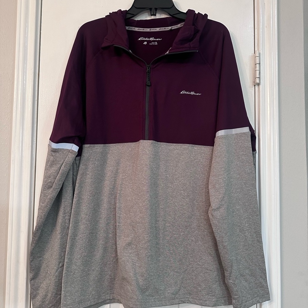 Eddie Bauer Men's Zip-Up in Purple and Gray‎